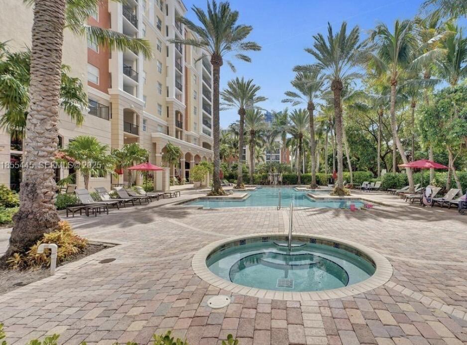 PORTO BELLAGIO CONDO - Residential
