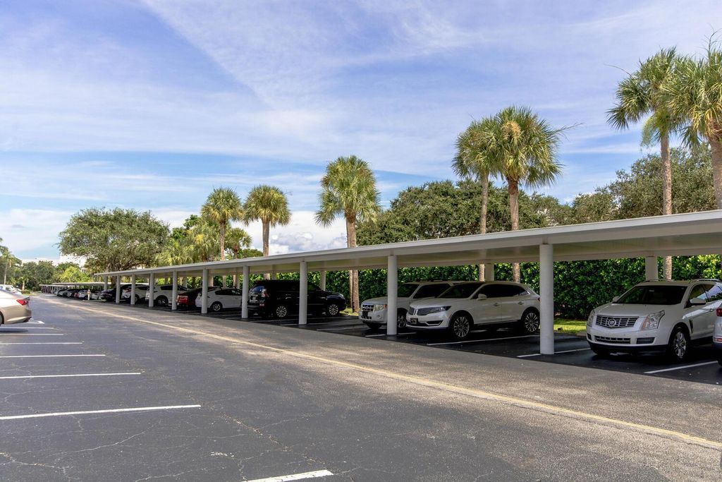 Photo of 300 N A1a 302h #H302, Jupiter, FL 33477 (MLS # R11022531)