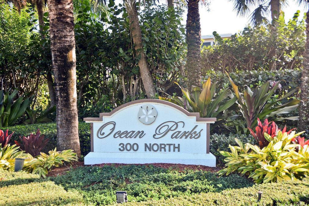 Photo of 300 N A1a 302h #H302, Jupiter, FL 33477 (MLS # R11022531)