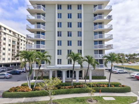 A home in Palm Beach Shores