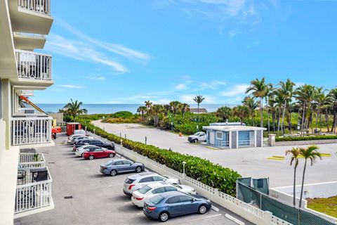 A home in Palm Beach Shores