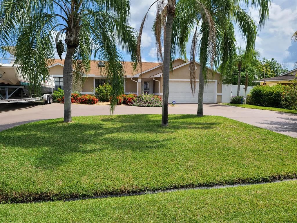 Photo of 525 SE Floresta Drive, Port Saint Lucie, FL 34983 (MLS # R10743899)