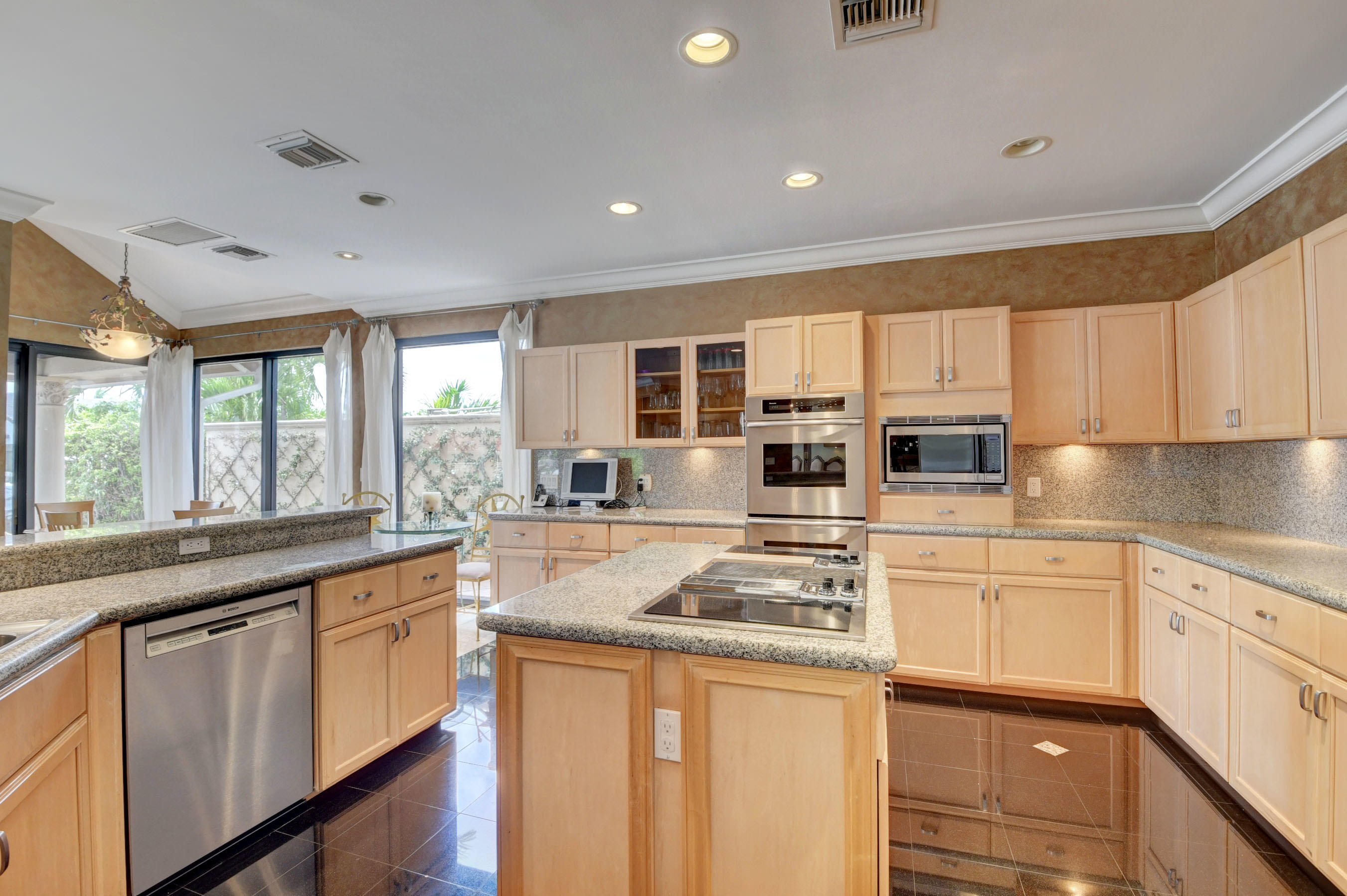 TROPIC ISLE 4TH SEC - Residential