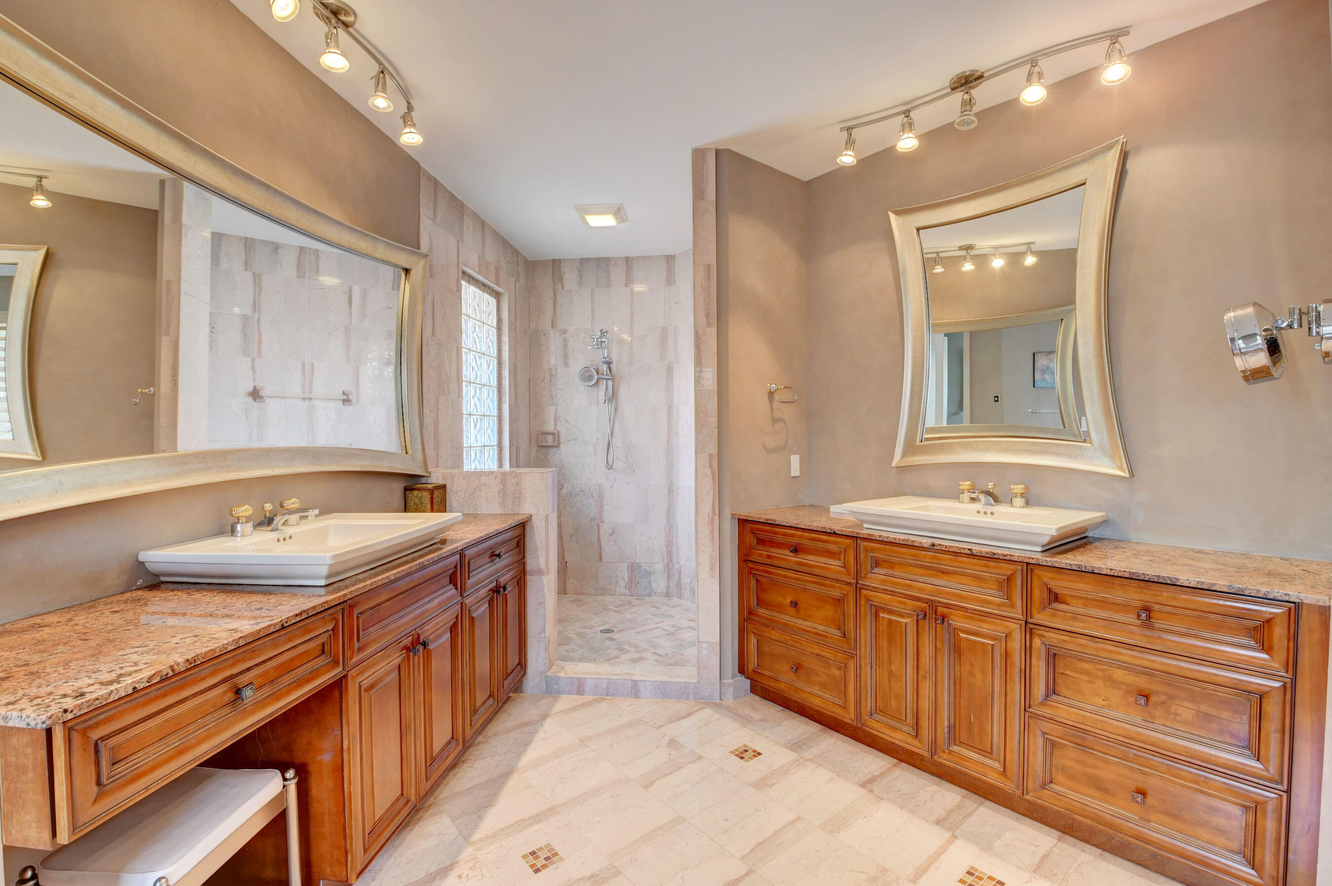 TROPIC ISLE 4TH SEC - Residential