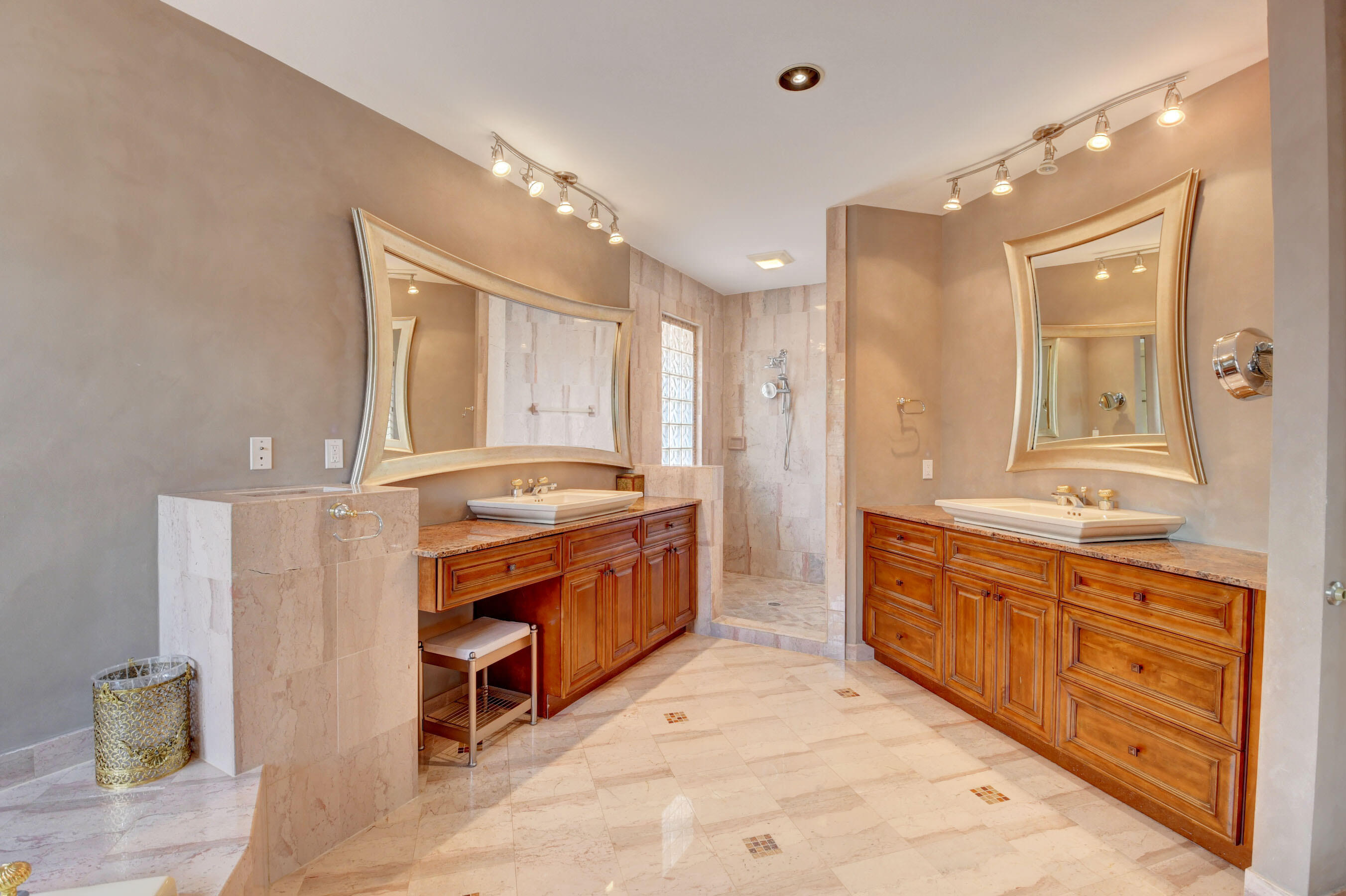 TROPIC ISLE 4TH SEC - Residential