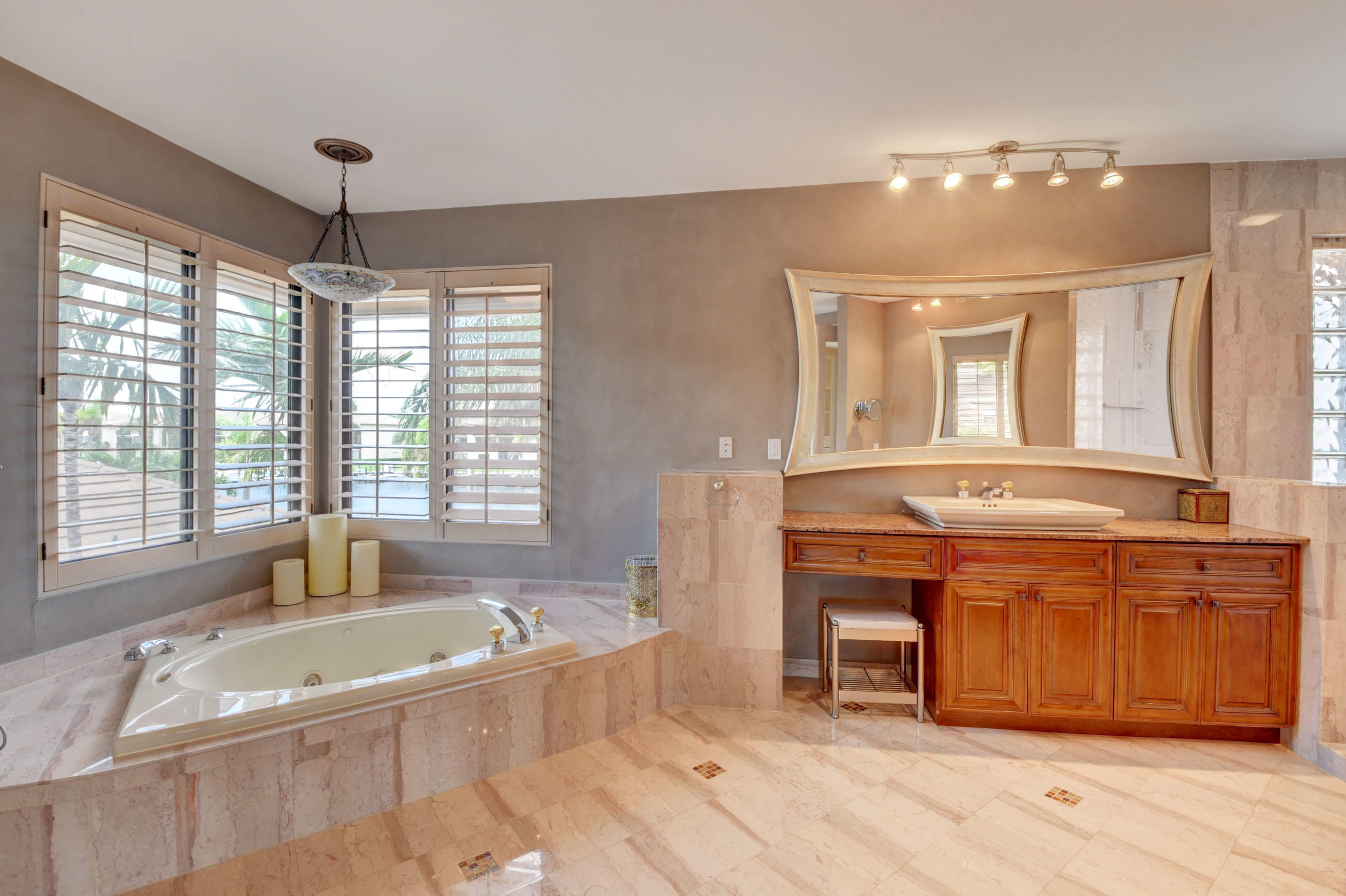 TROPIC ISLE 4TH SEC - Residential