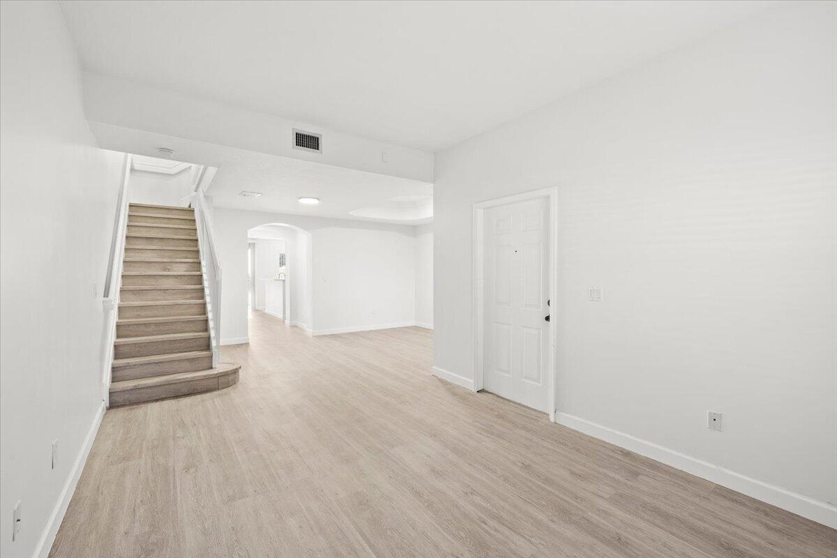 4962 Leeward Lane 3807