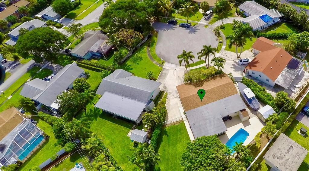 Photo of 77 Holly Circle Cir, Tequesta, FL 33469 (MLS # R10706066)