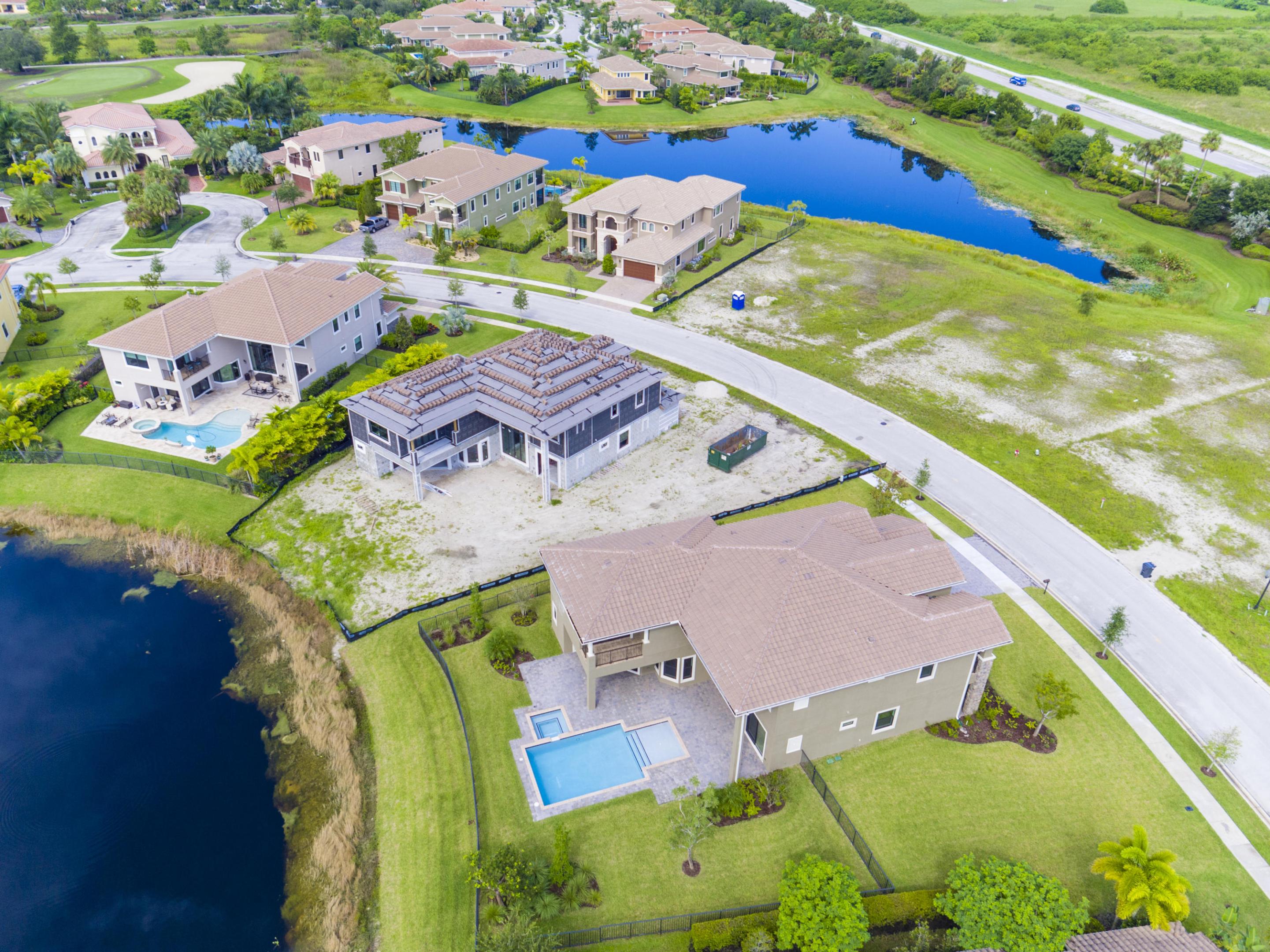 PARKLAND GOLF AND COUNTRY - Residential