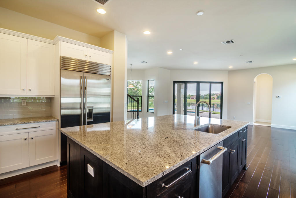 PARKLAND GOLF AND COUNTRY - Residential