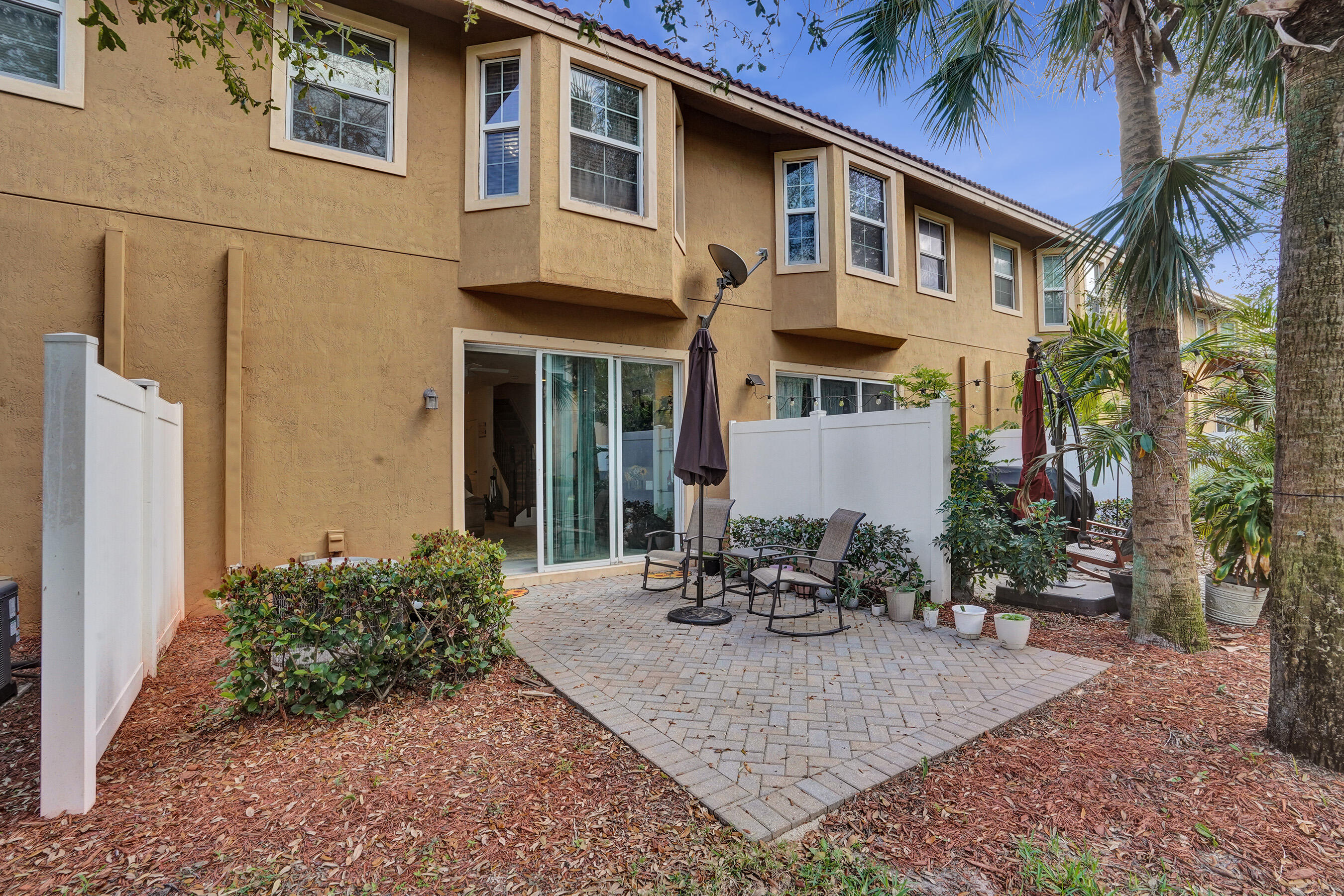 COLONY RESERVE AT LAKE WORTH - Residential