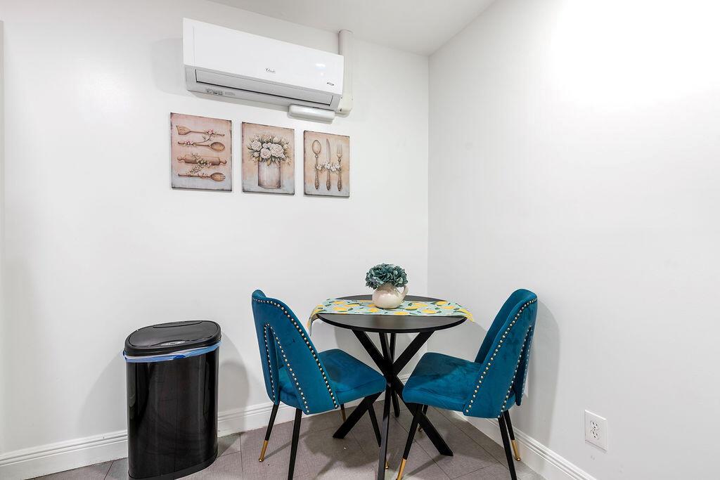 LA MANCHA - Residential Lease