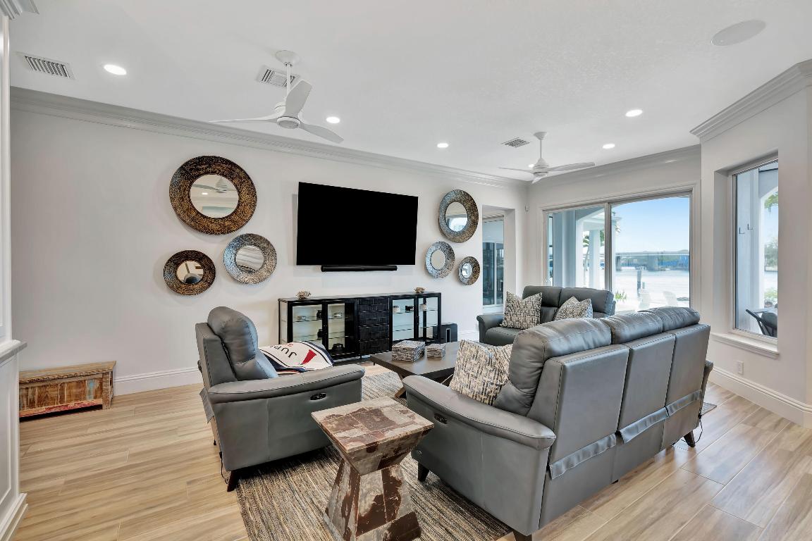 Jupiter Harbour - Residential