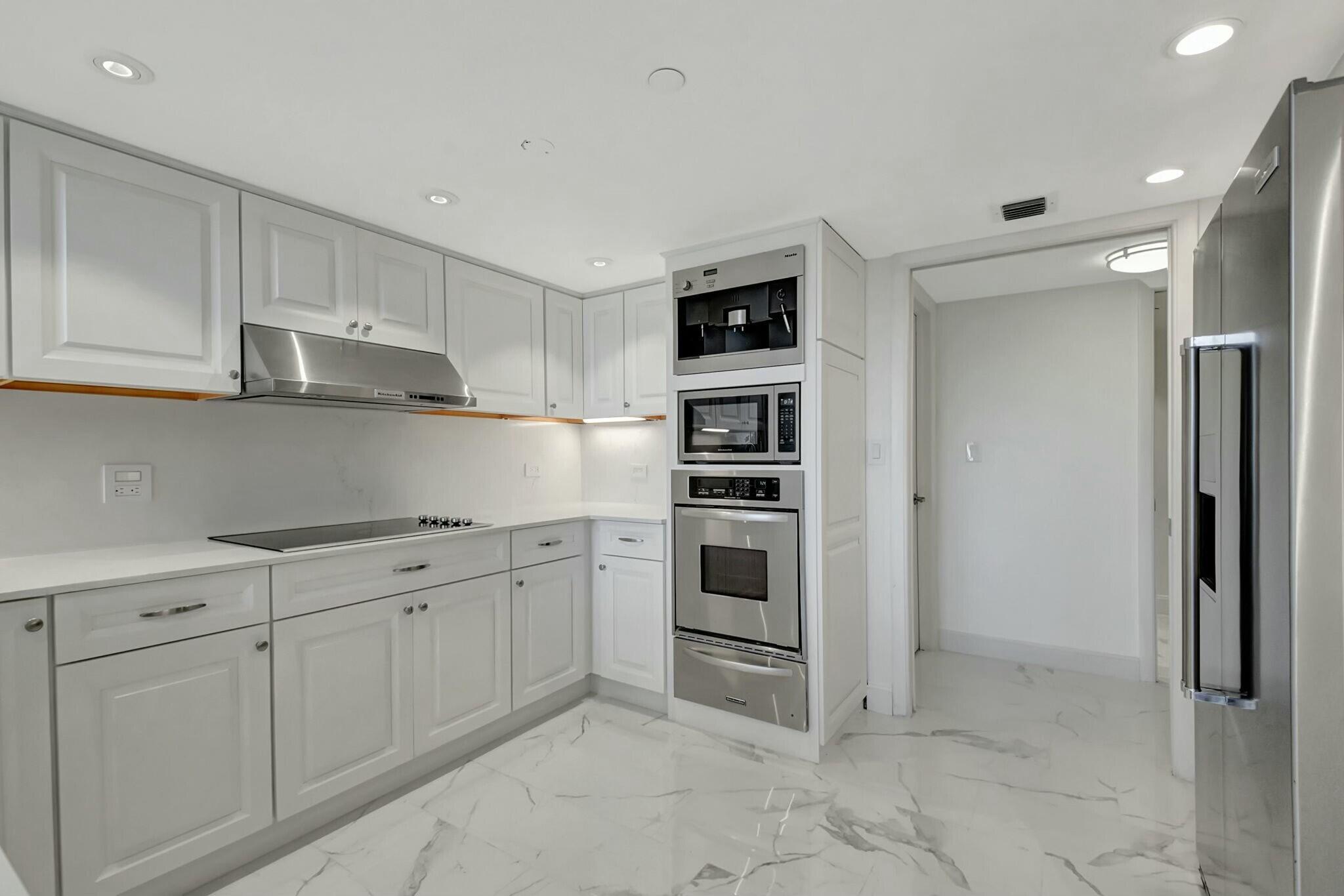 The Plaza of the Palm Bea - Residential