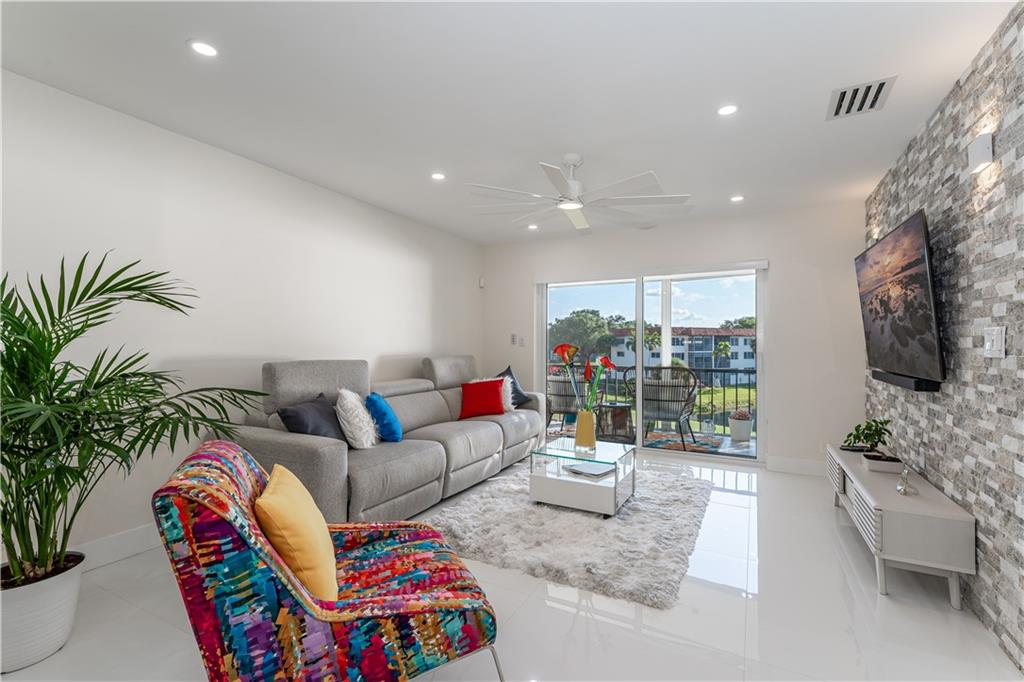 Hollybrook Golf & Tennis - Residential