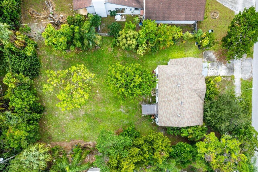 Photo of 229 SW 4th Avenue, Delray Beach, FL 33444 (MLS # R10937729)