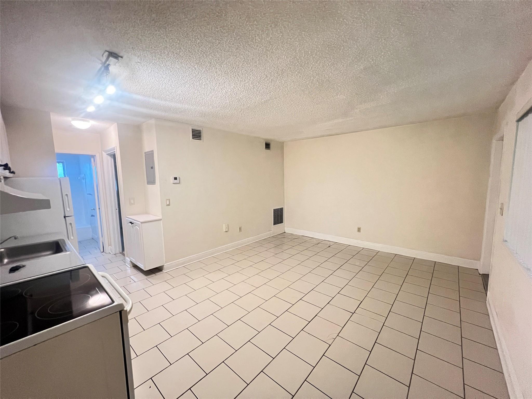 Resub Of Highland Estates - Residential Lease
