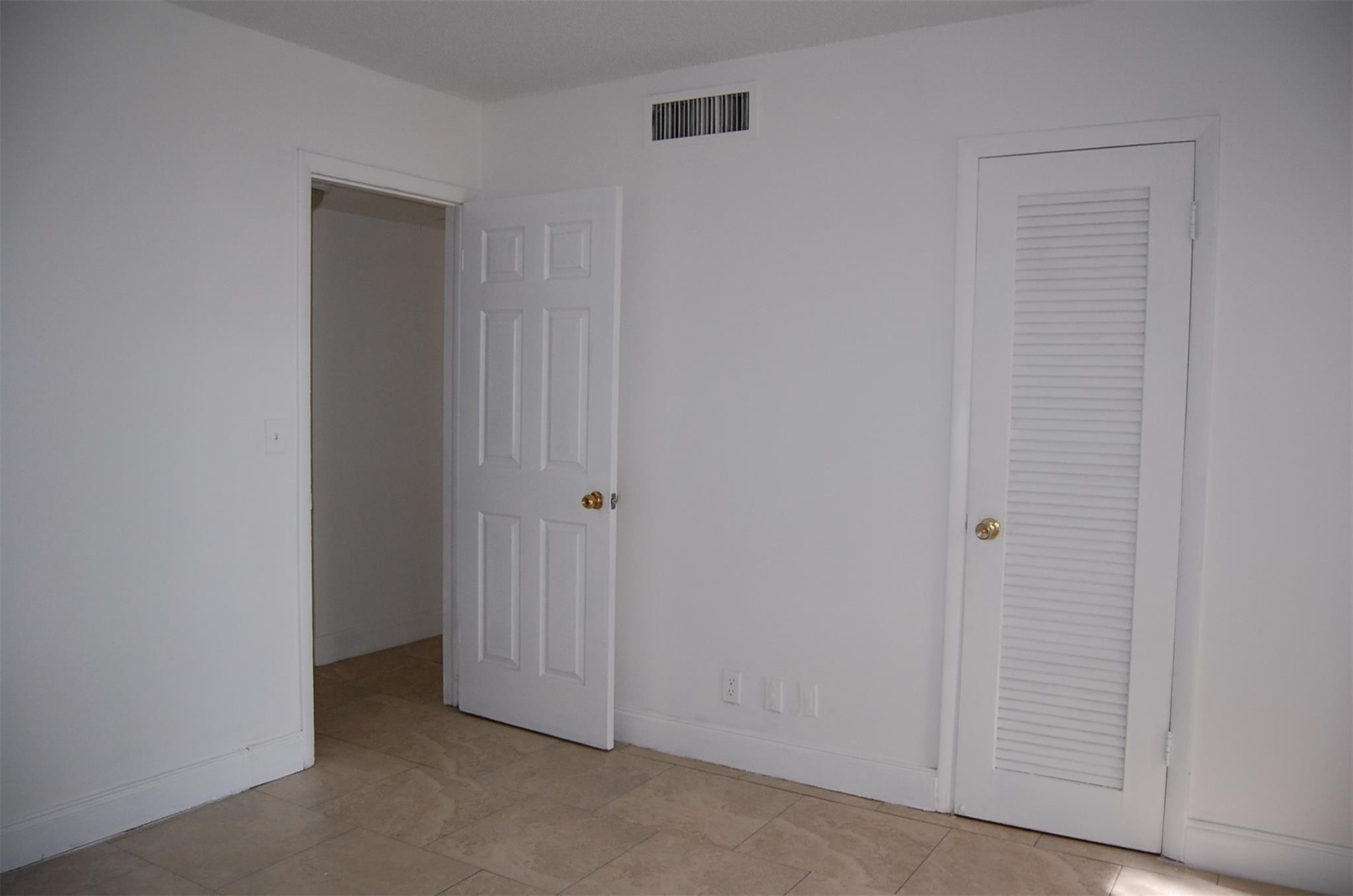 Spanish Oaks Condo - Residential Lease