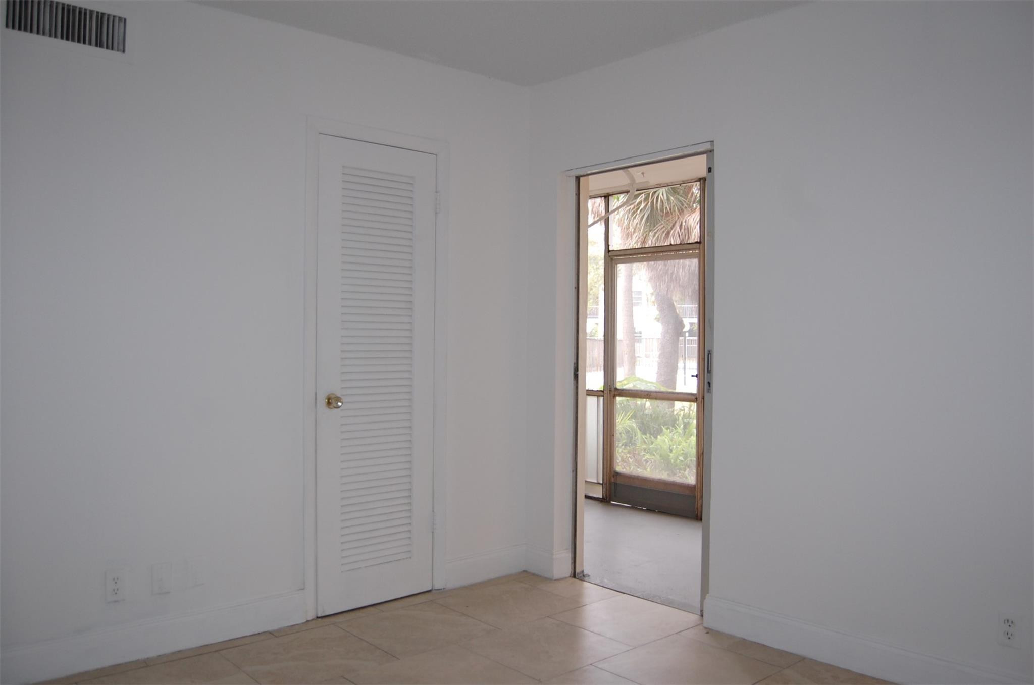 Spanish Oaks Condo - Residential Lease