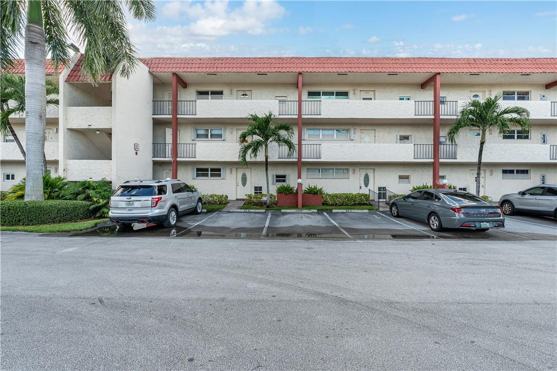 Hollybrook Golf & Tennis - Residential