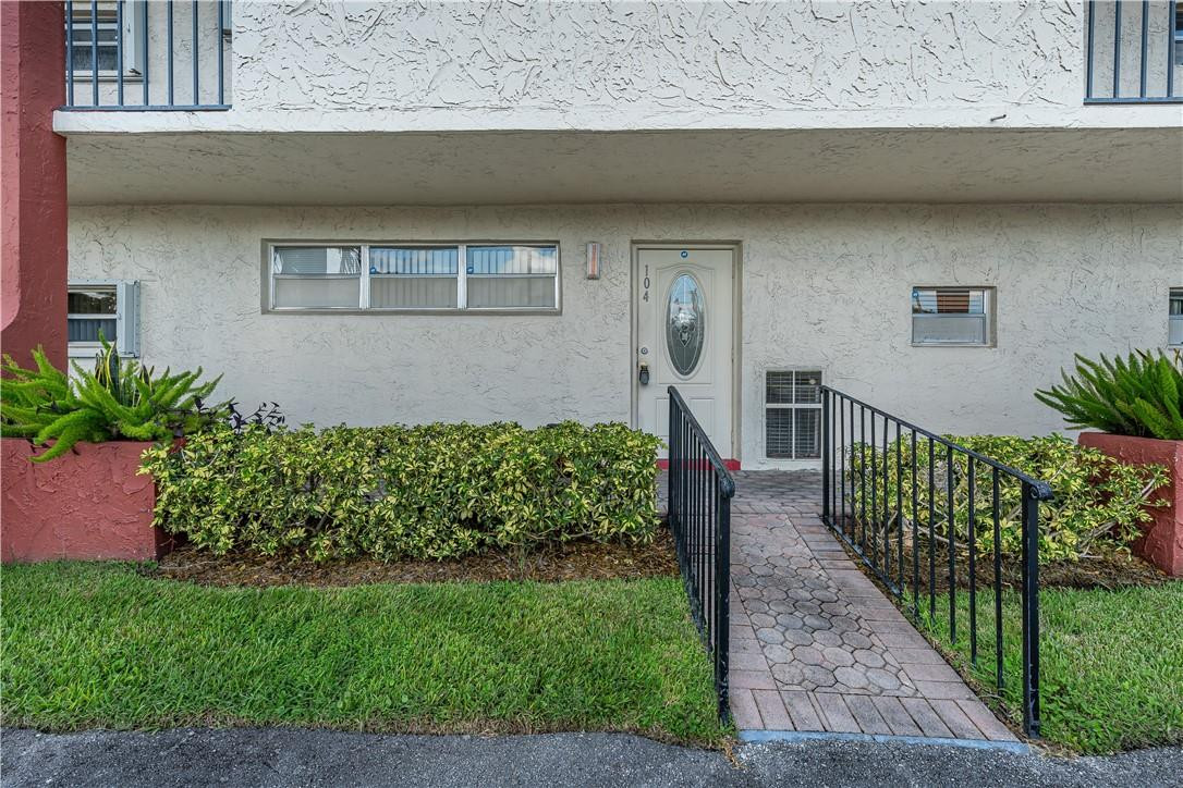 Hollybrook Golf & Tennis - Residential