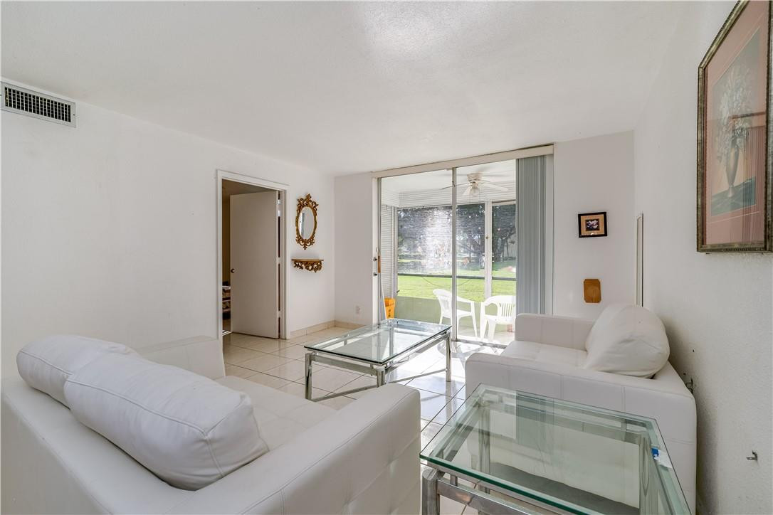 Hollybrook Golf & Tennis - Residential