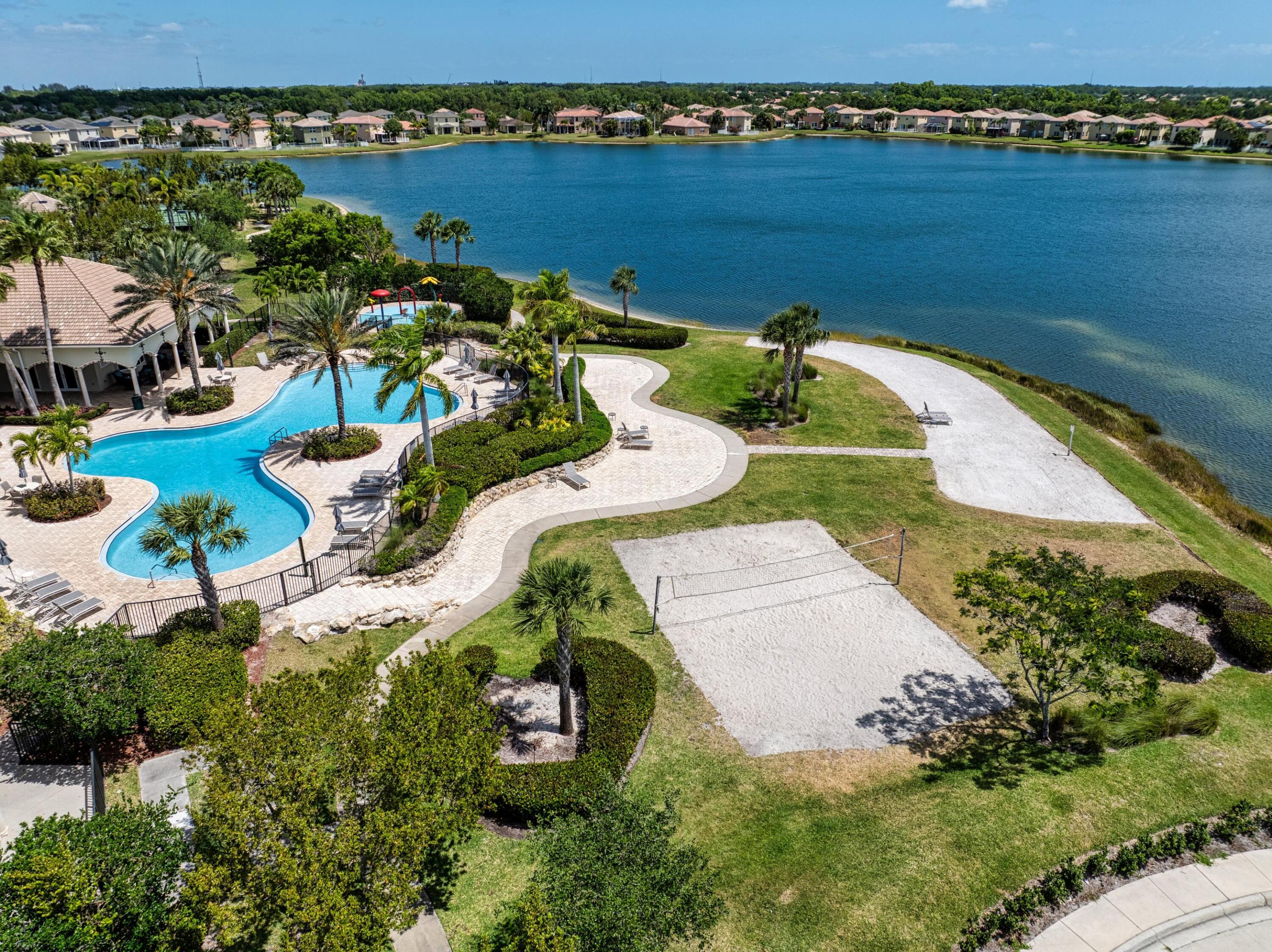 VIZCAYA FALLS PLAT 3 - Residential