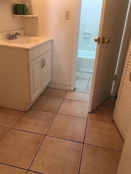 OAKS OF BOCA - Residential Lease