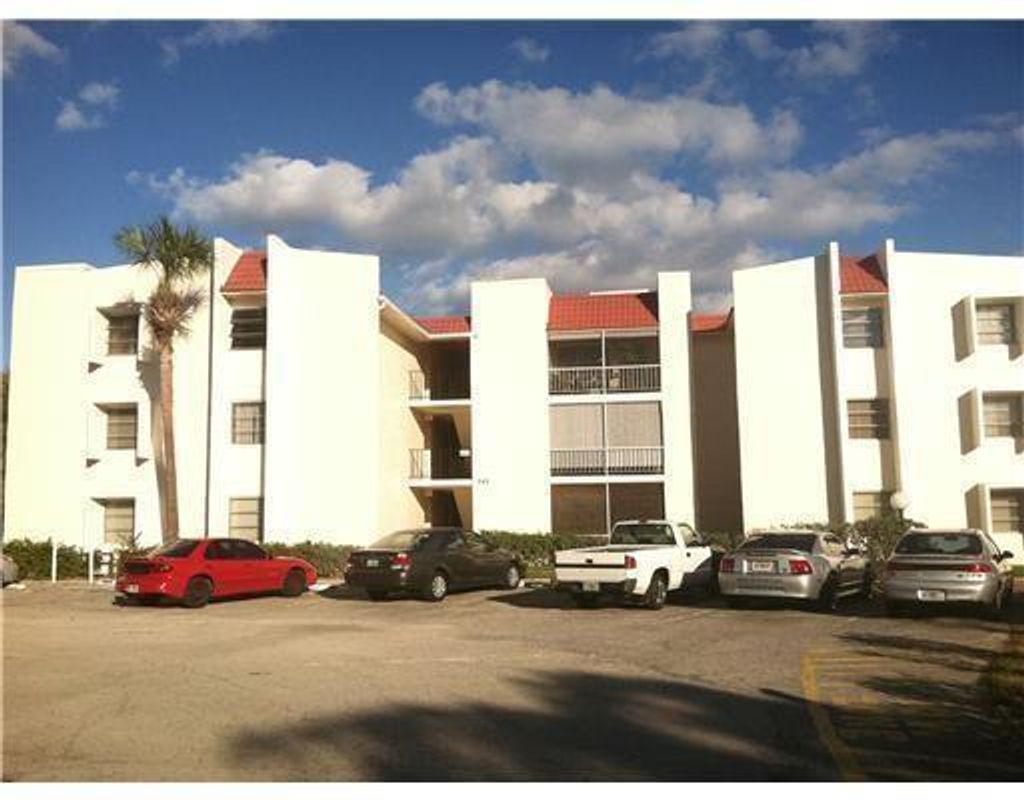 Photo of 622 NW 13th Street #12, Boca Raton, FL 33486 (MLS # F10531562)