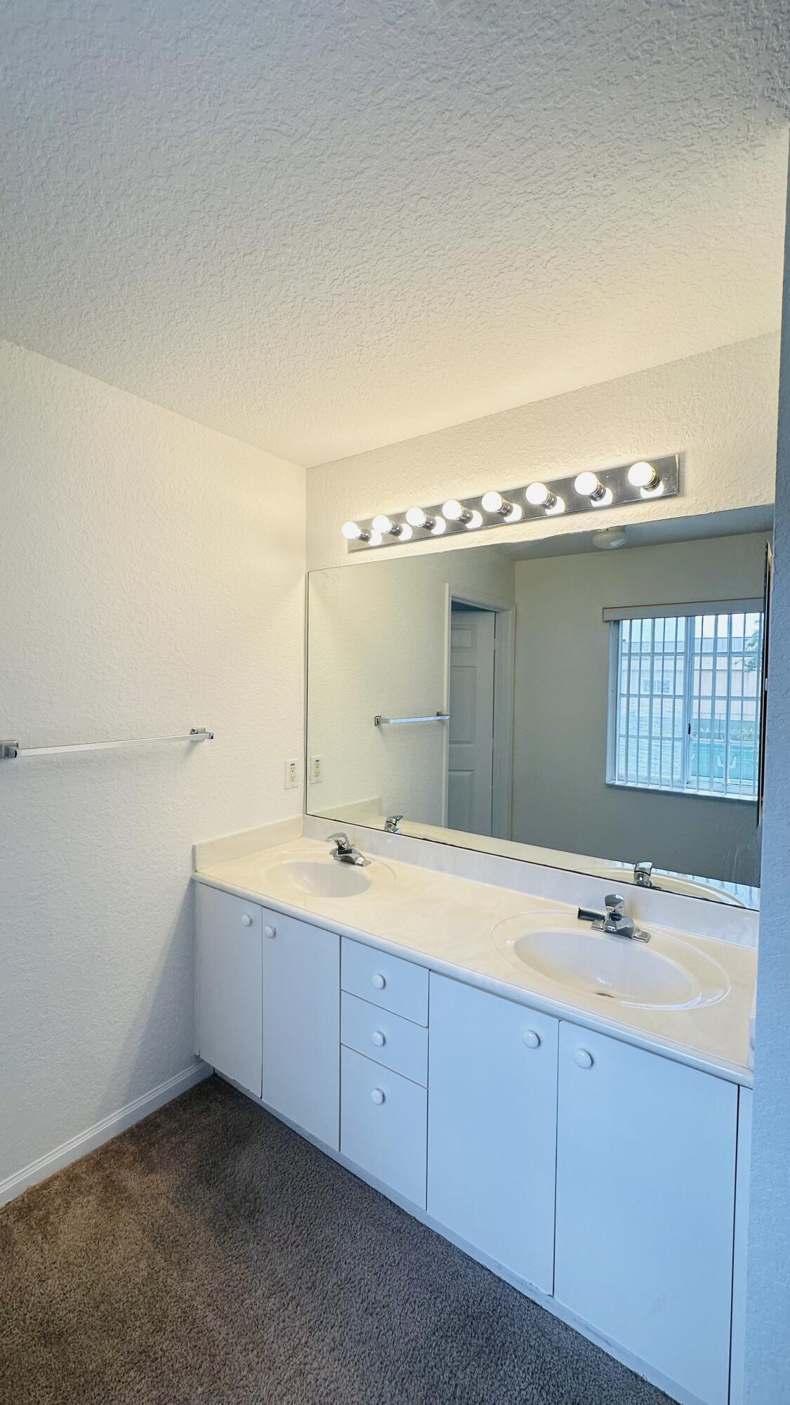 POINTE VILLAS - Residential