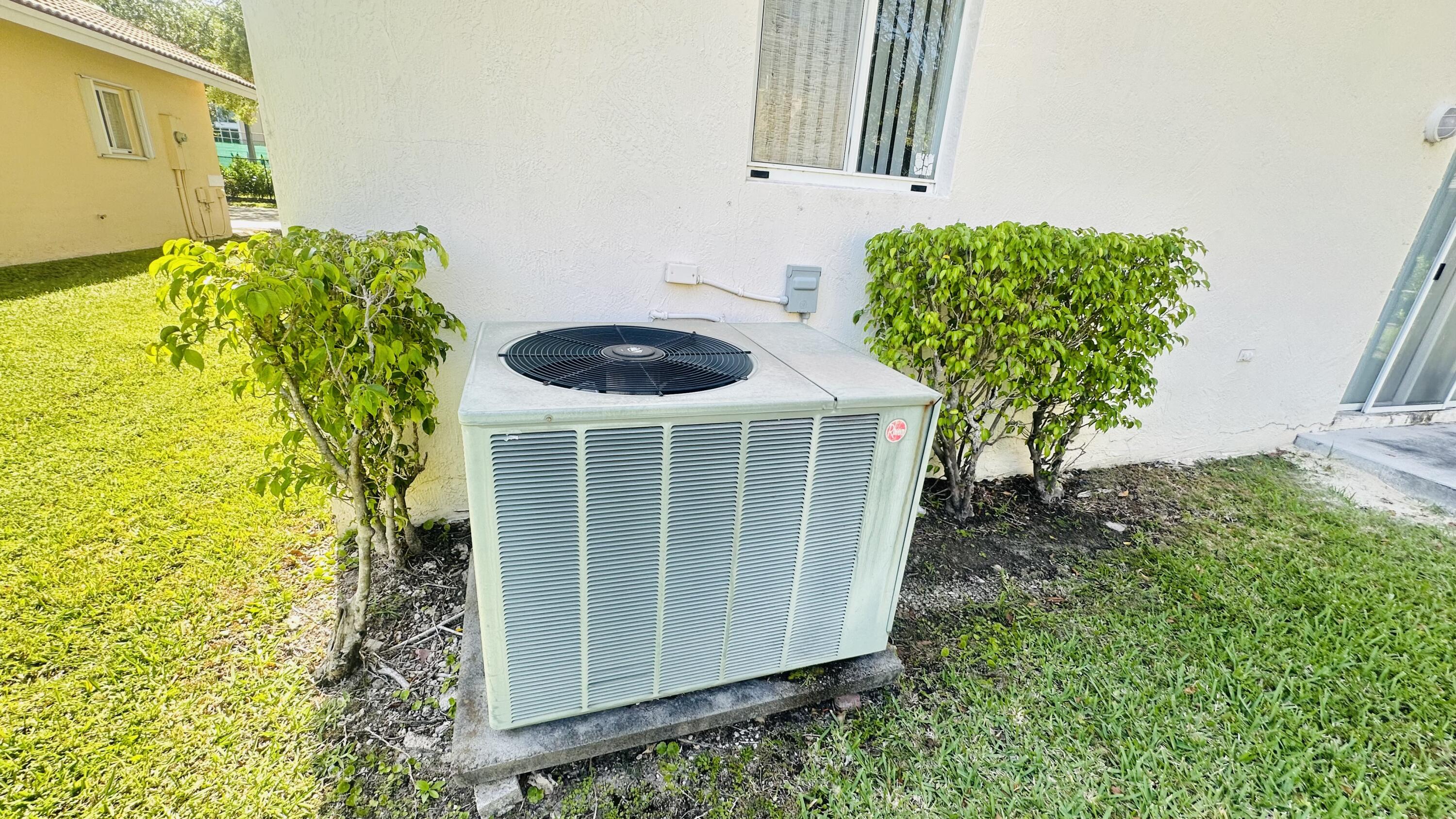 POINTE VILLAS - Residential