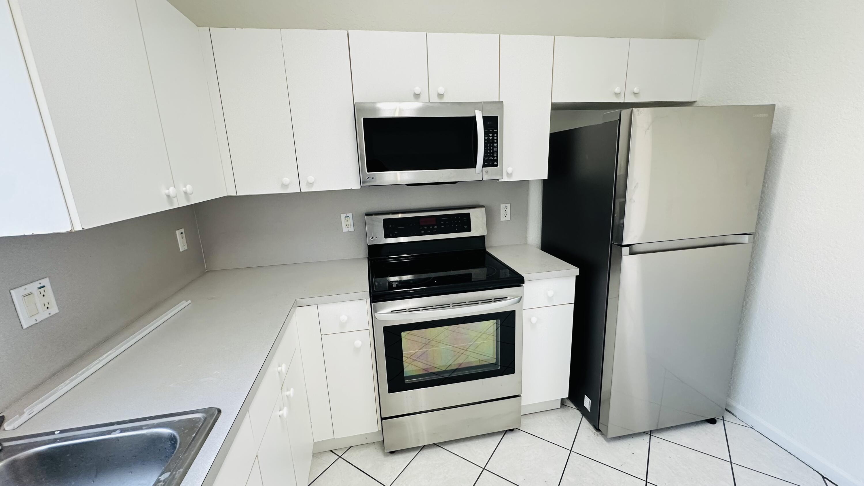 POINTE VILLAS - Residential