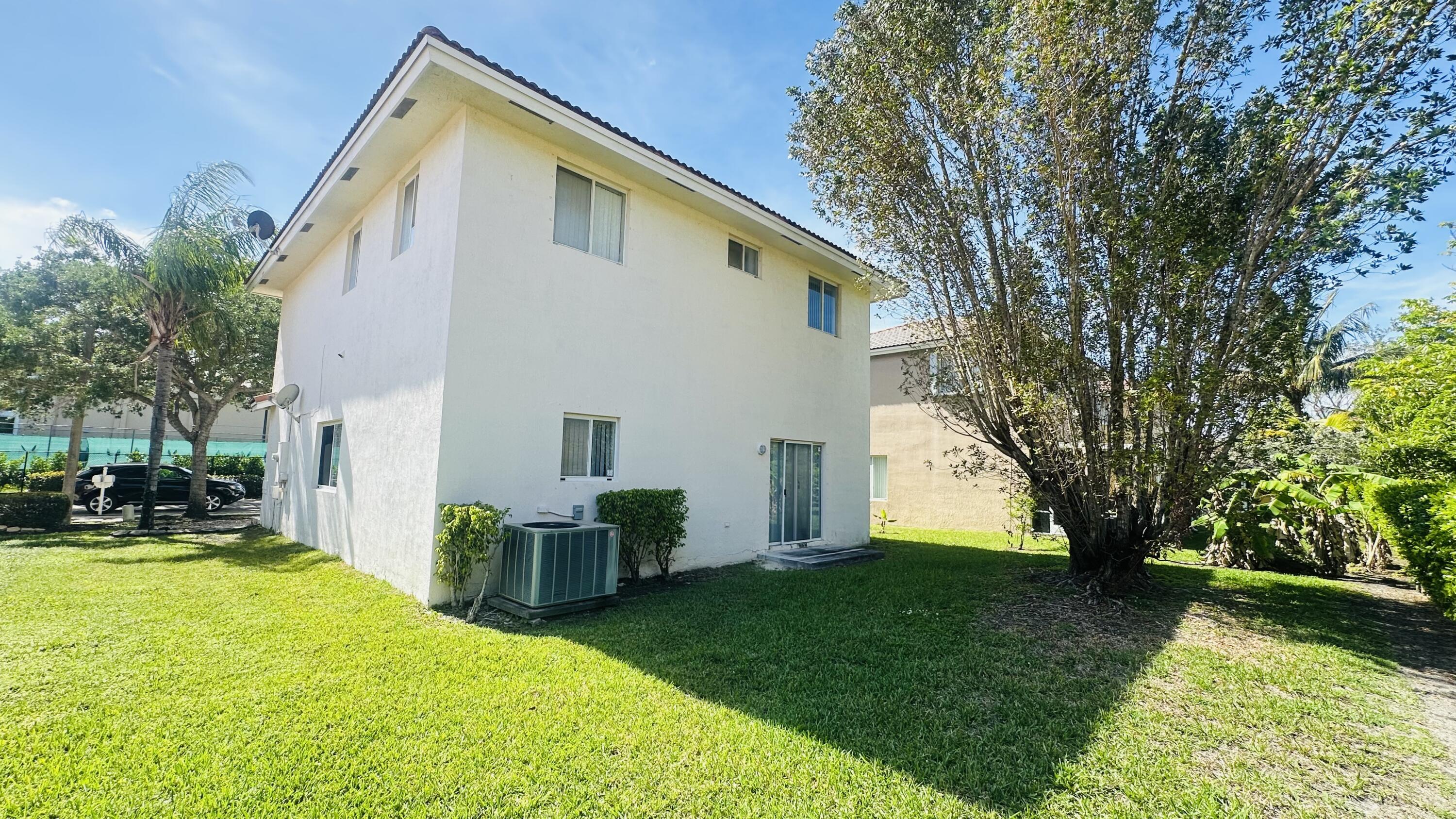 POINTE VILLAS - Residential