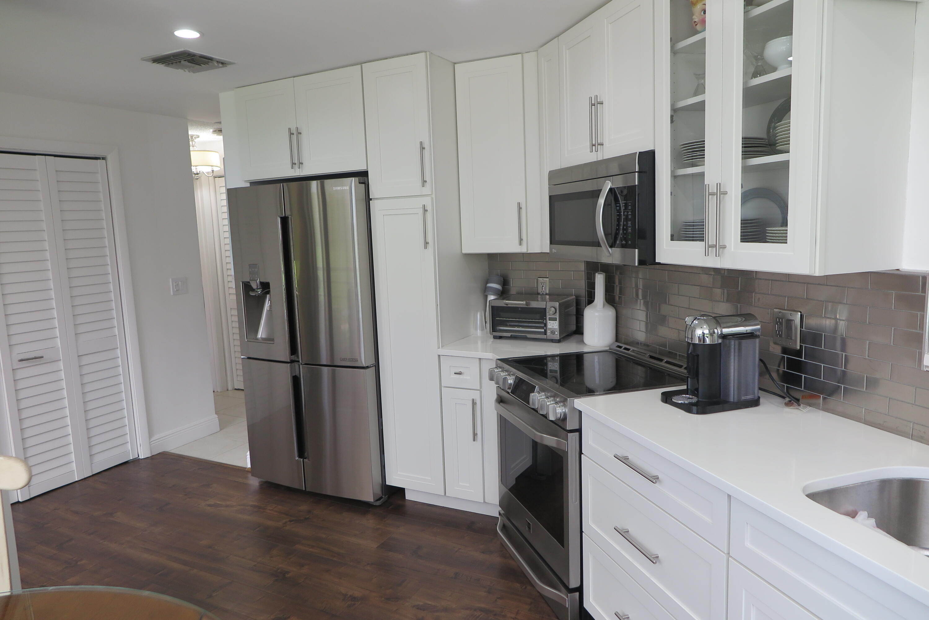 LA PAZ AT BOCA POINTE - Residential Lease
