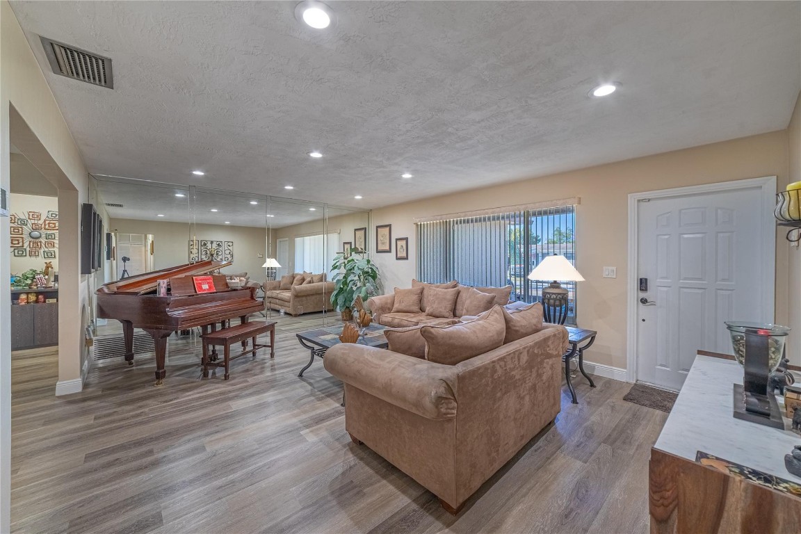 Pembroke Lakes Sec Three - Residential