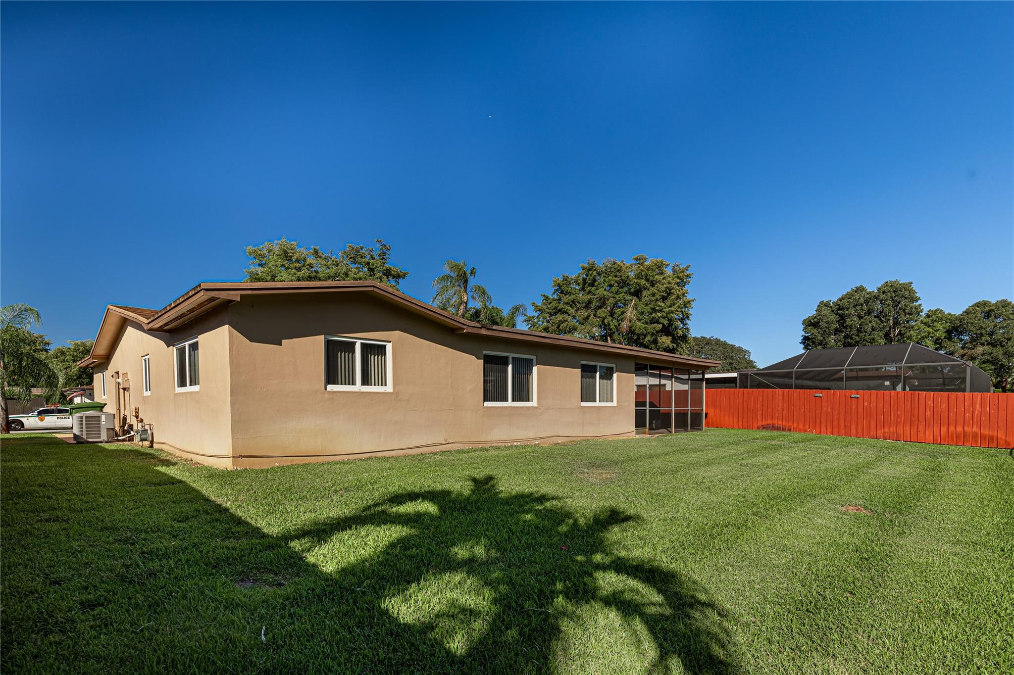 11420 NW 18th St