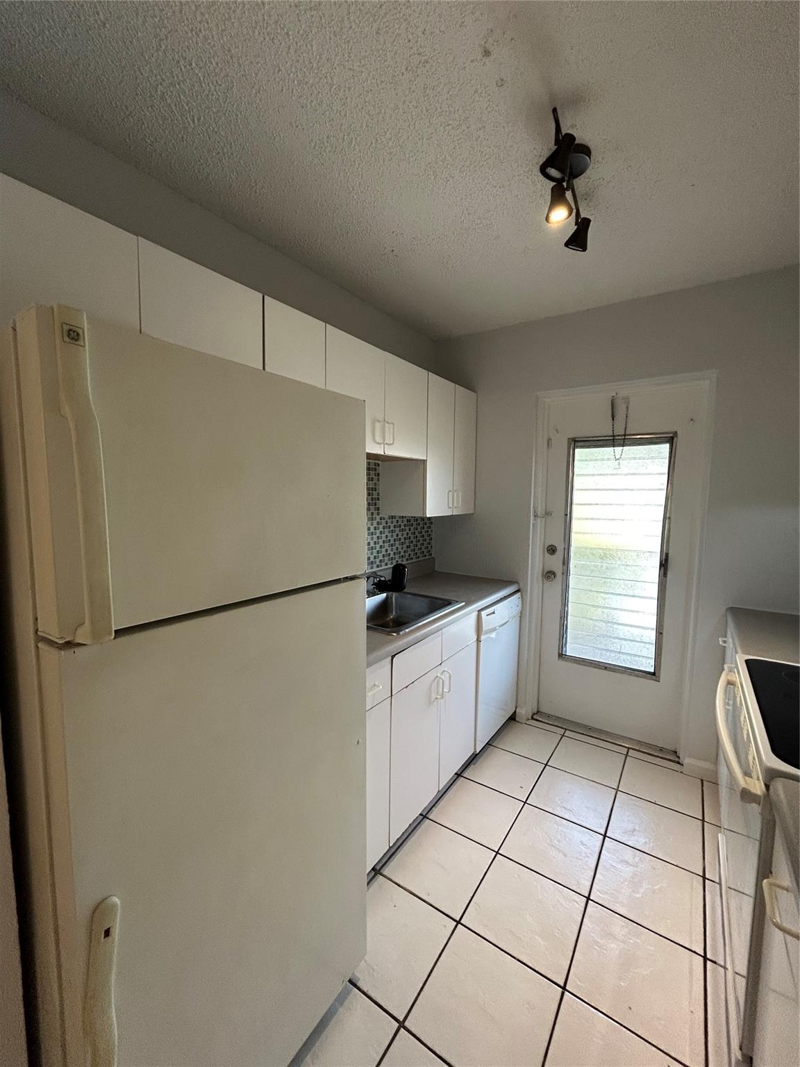 Golfview arms condo - Residential