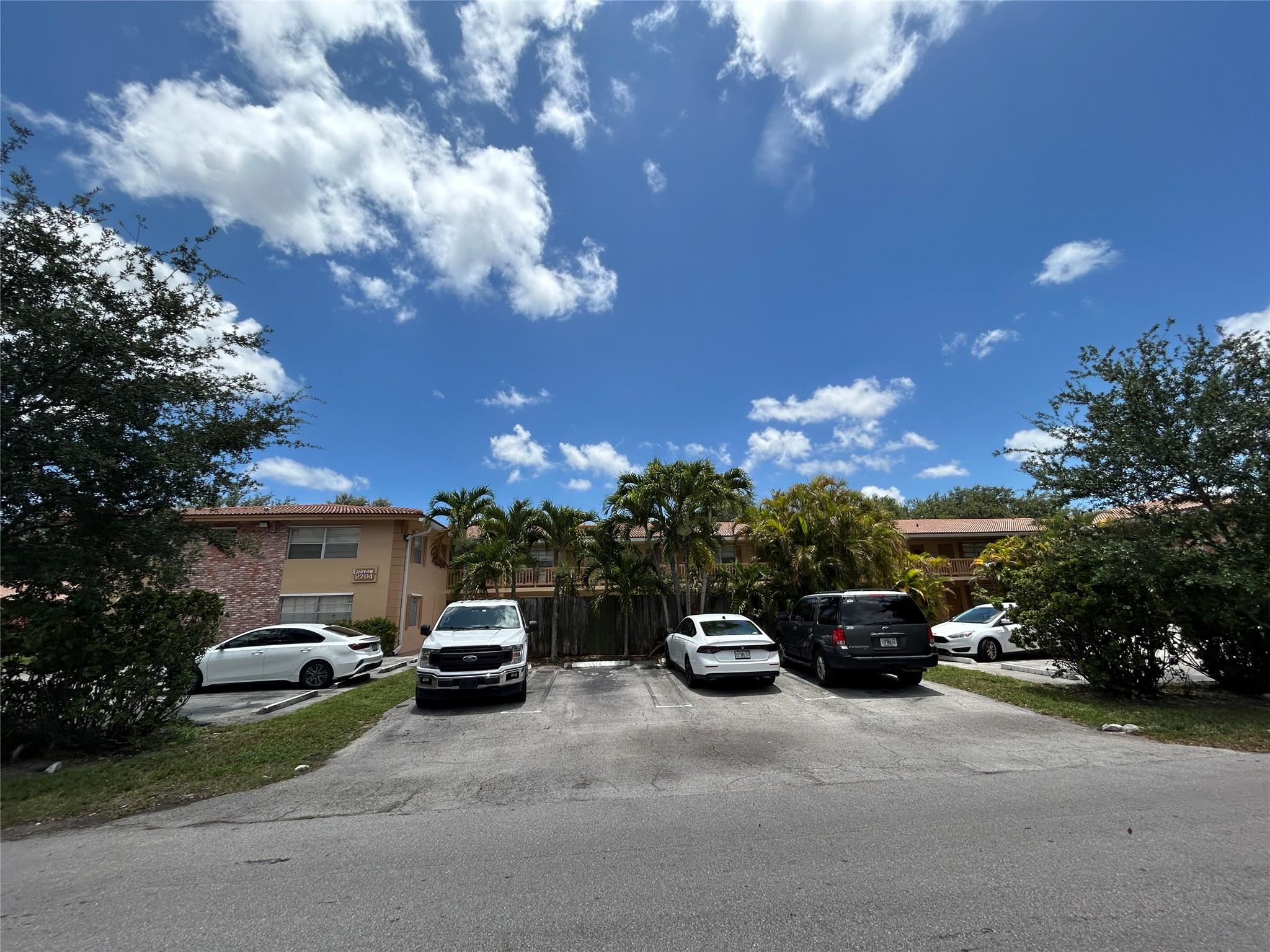 Golfview arms condo - Residential