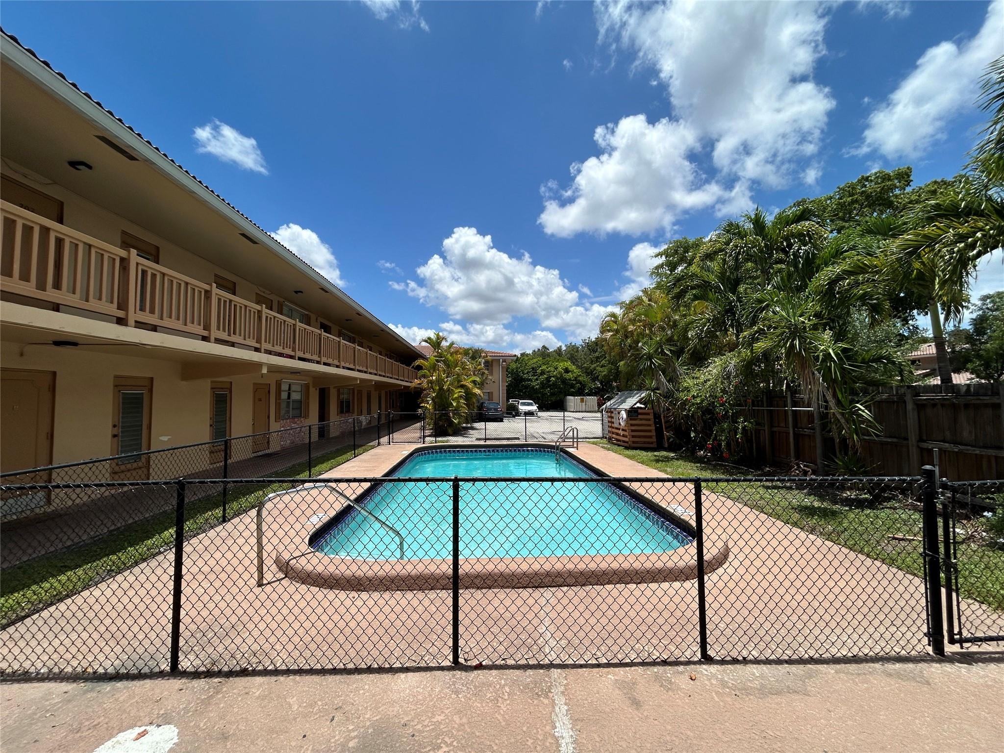 Golfview arms condo - Residential