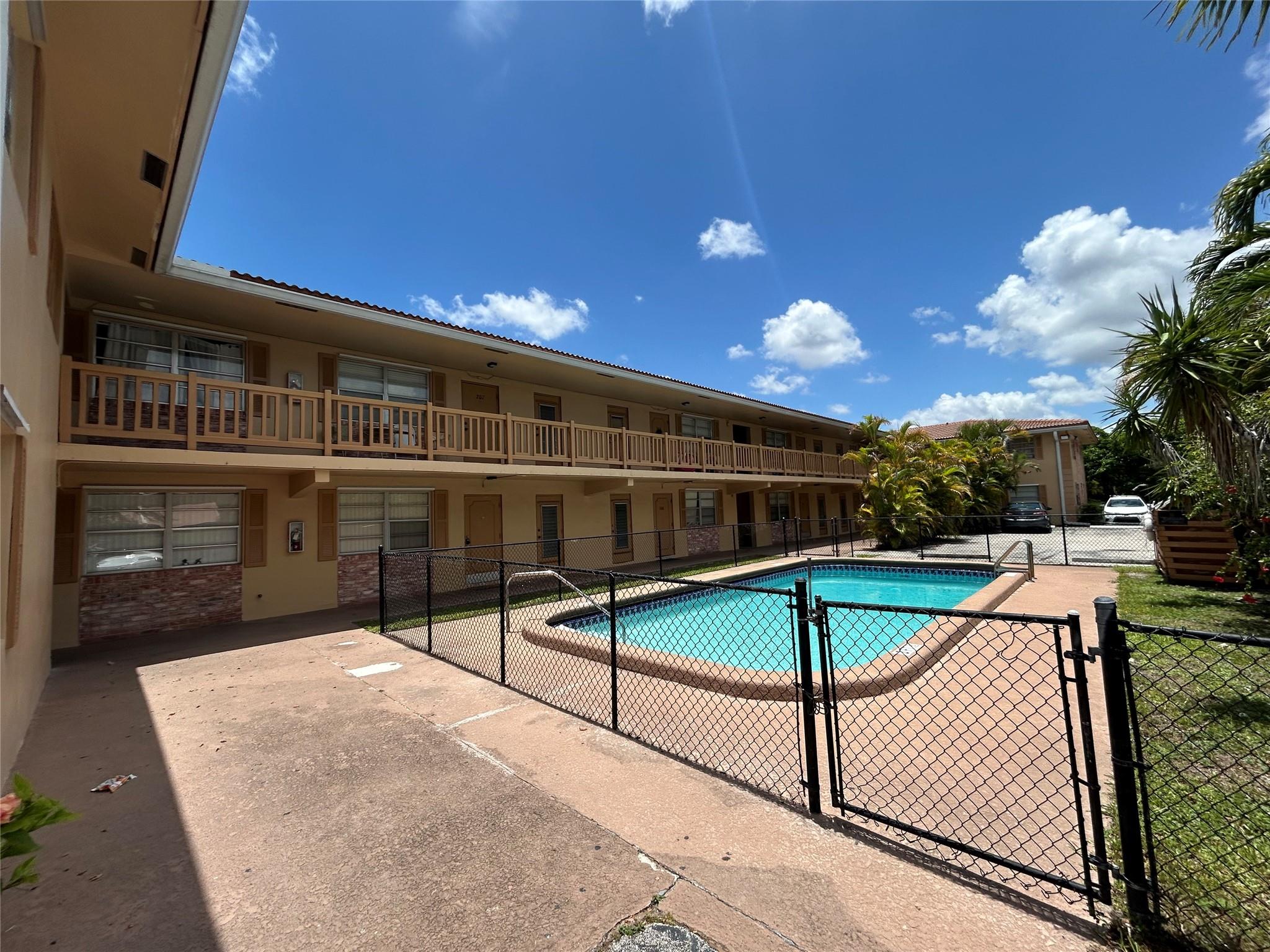 Golfview arms condo - Residential