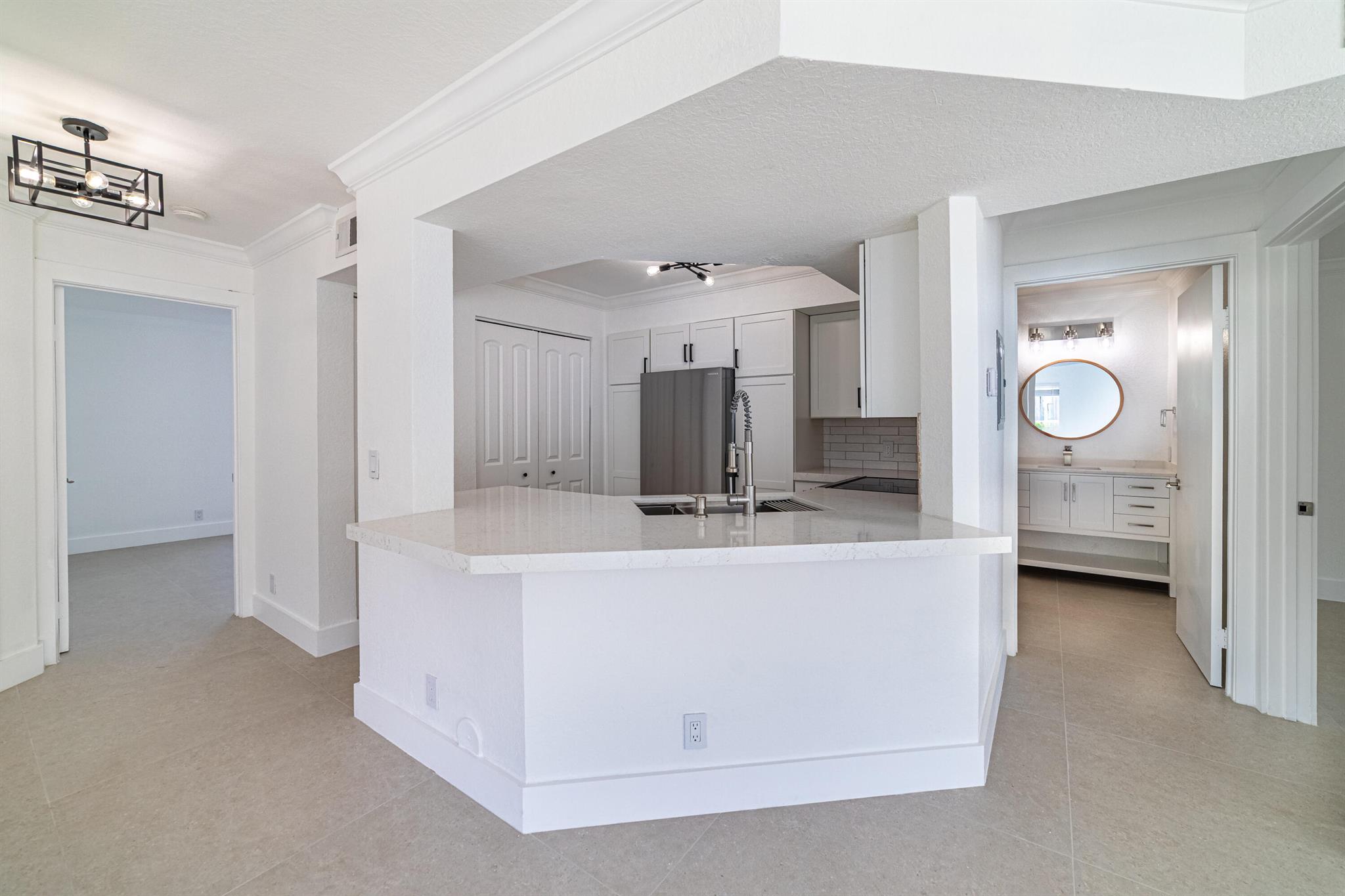 815 W Boynton Beach Boulevard 12-106, Boynton Beach, FL, 33426/$295,000 3 815 W Boynton Beach Boulevard 12-106