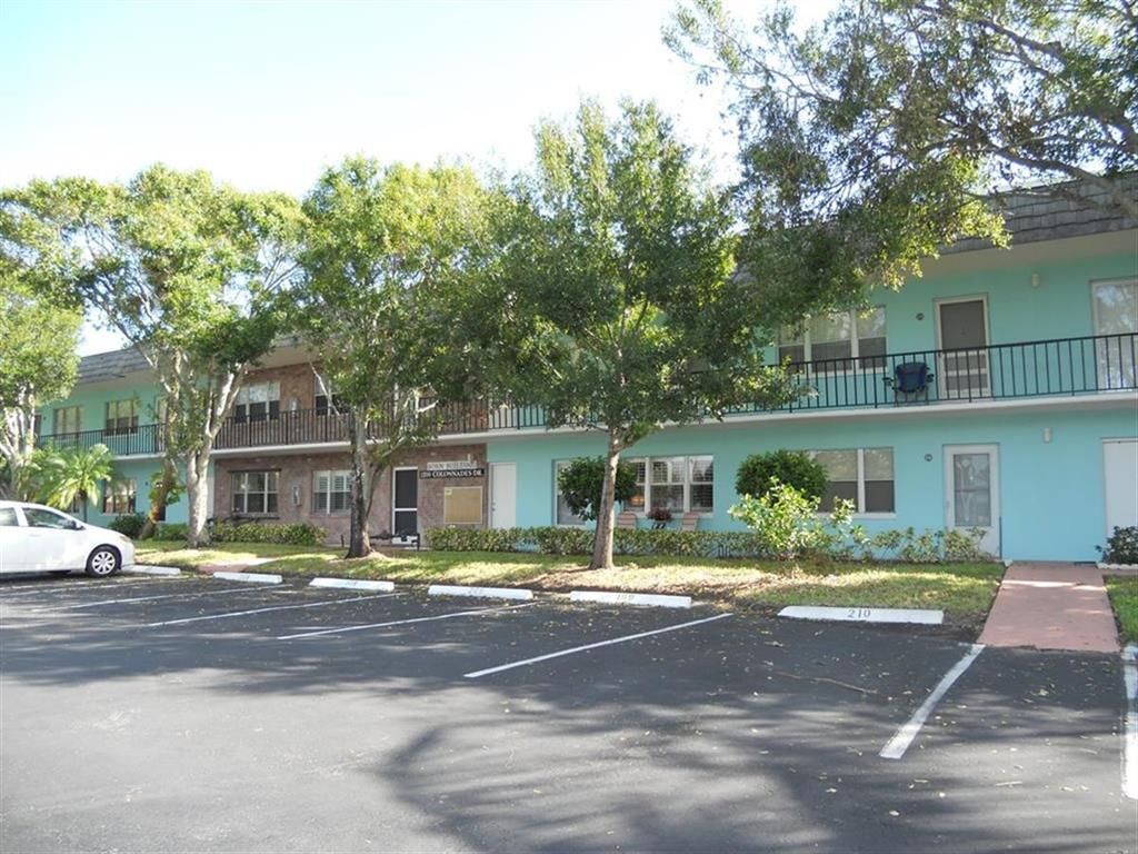 Photo of 1200 Colonnades Drive #101, Fort Pierce, FL 34949 (MLS # R10532147)