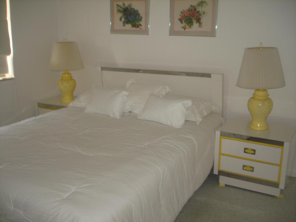 FOUNTAINS OF PALM BEACH CONDO 7 - Residential