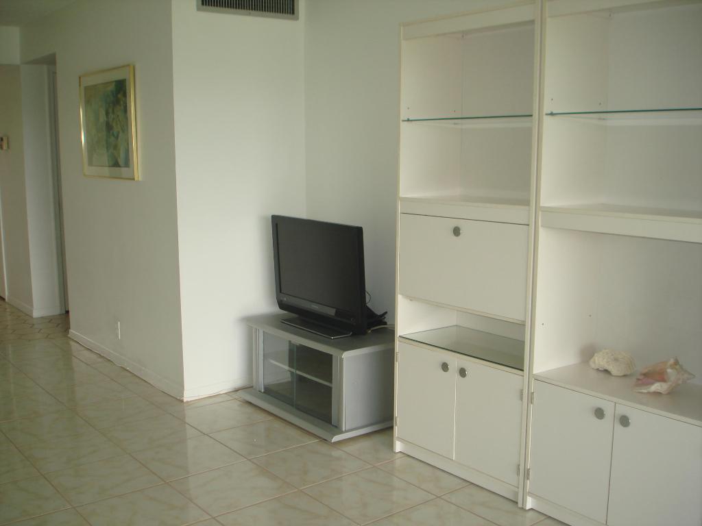 FOUNTAINS OF PALM BEACH CONDO 7 - Residential