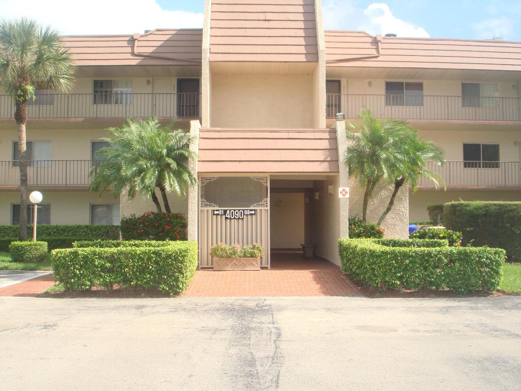 FOUNTAINS OF PALM BEACH CONDO 7 - Residential