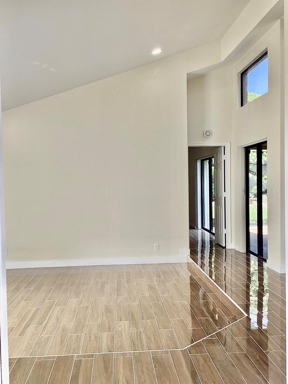 ARBOR WOOD VILLAS - Residential Lease