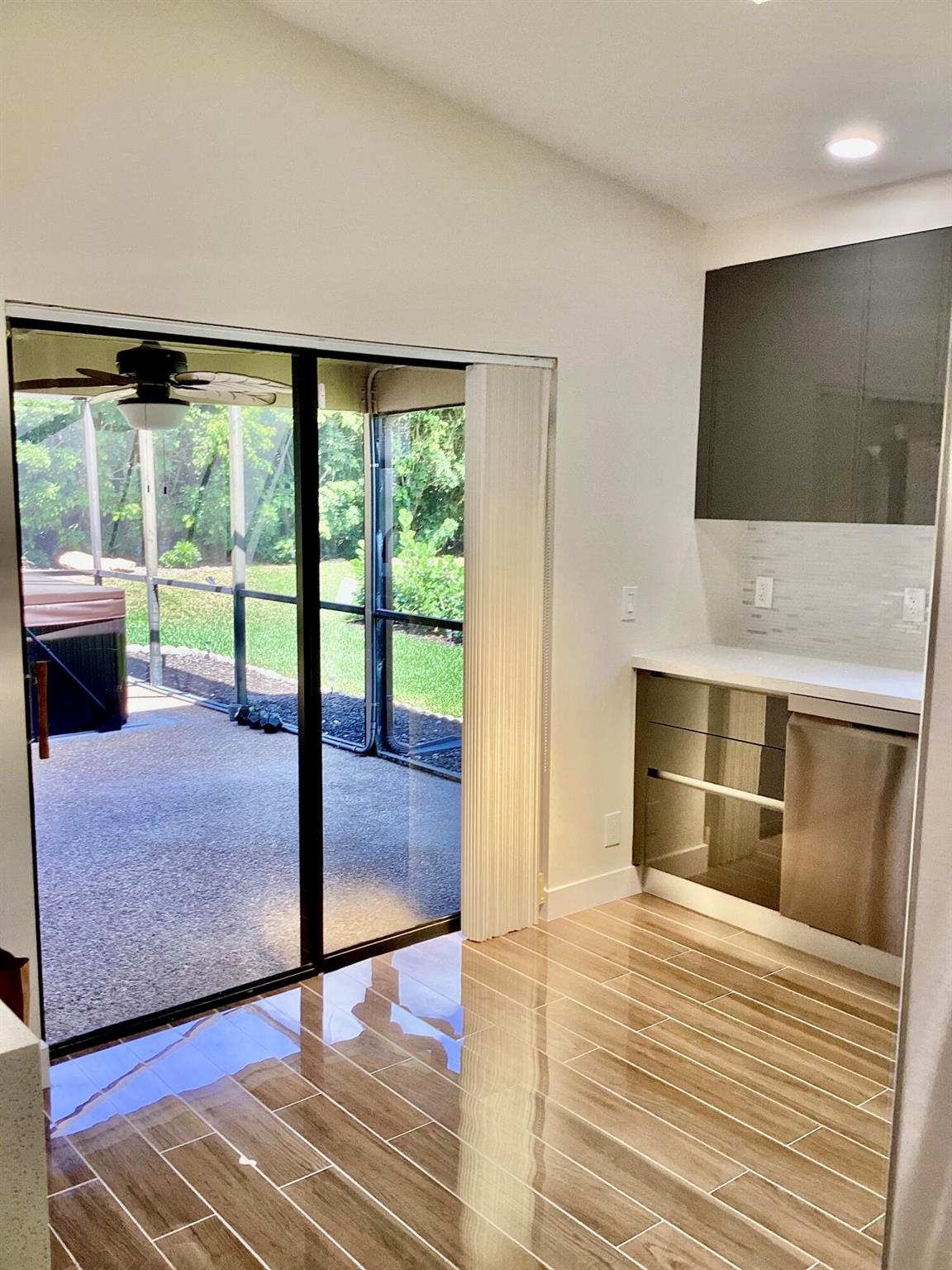 ARBOR WOOD VILLAS - Residential Lease