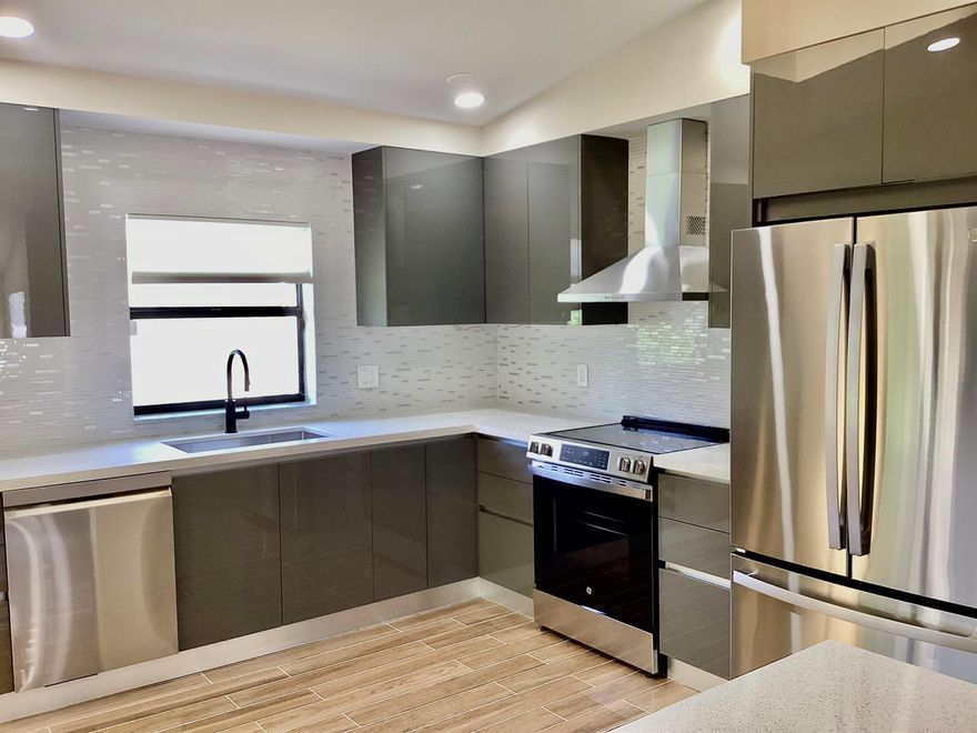 TOTALLY REMODELED 3-BED/2-BATH/1-CAR GARAGE HOME IN CHARMING ARBOR WOOD VILLAS COMMUNITY. THIS BRIGHT & AIRY HOME HAS VAULTED CEILINGS, OPEN FLOOR PLAN WITH MASTER BEDROOM AWAY FROM GUEST BEDROOMS. LARGE SCREEND PATION WITH HOT TUB PERFECT FOR ENTERTAINING & RELAXING. MATURE LANDSCAPING FOR ADDED PRIVACY. JUST STEPS TO COMMUNITY POOL WITH A PARK-LIKE SITTING AREA. THIS IS TRULY A BEAUTIFUL HOME IN A BEST-KEPT SECRET COMMUNITY/LOCATION. IT'S A MUST-SEE!!!