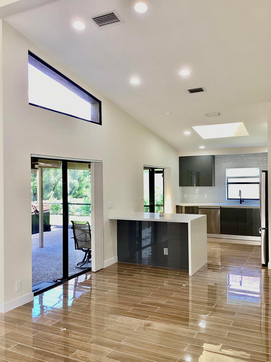 ARBOR WOOD VILLAS - Residential Lease