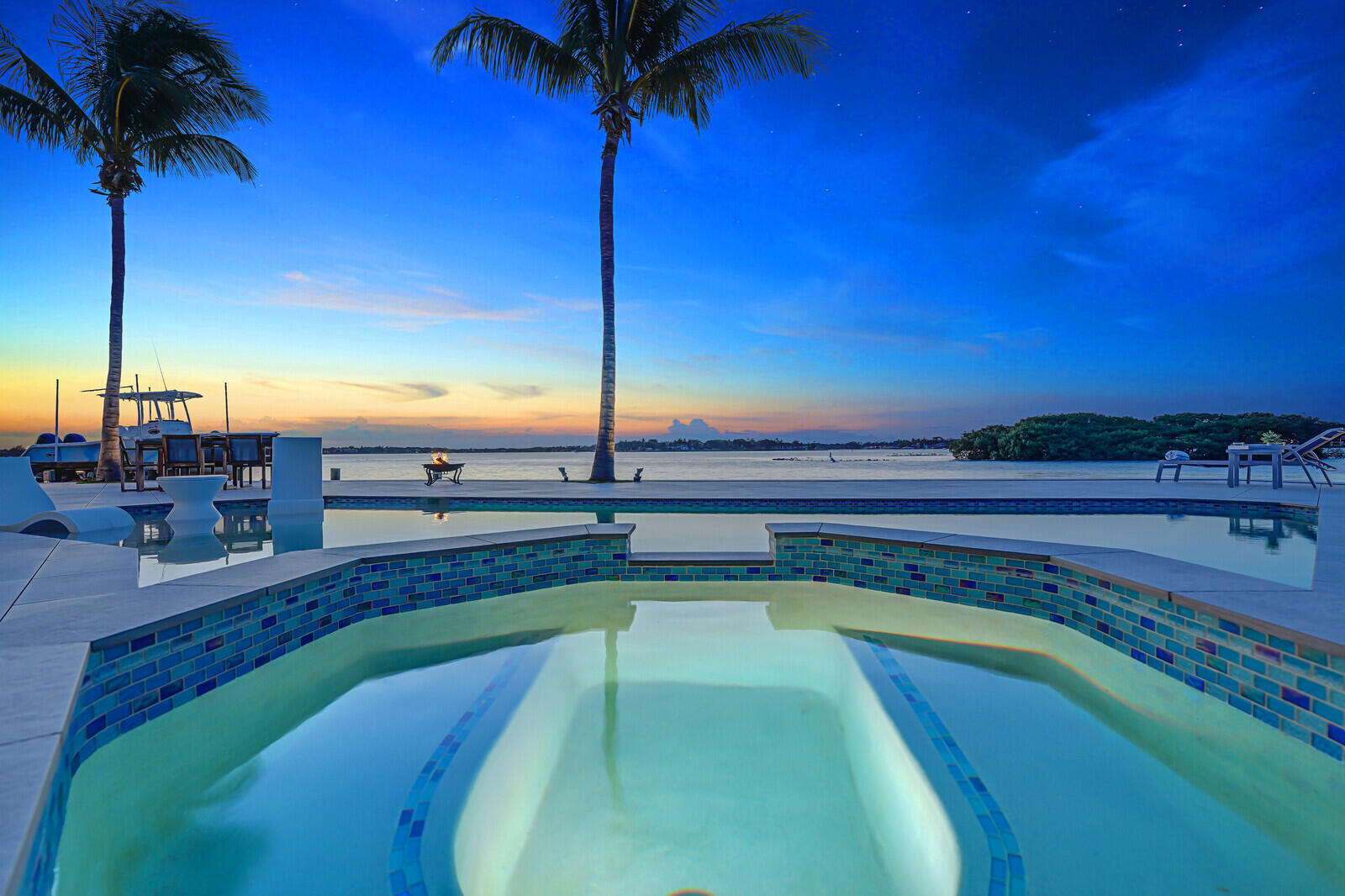 RIO VISTA OF ISLAND SHORES - Residential